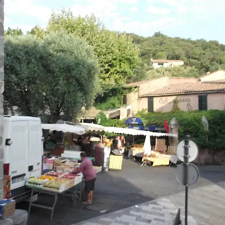 Au Coeur De *